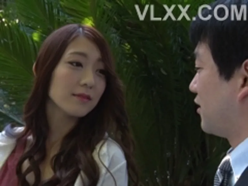 Hai cô vợ dâm và anh gã chồng may mắn